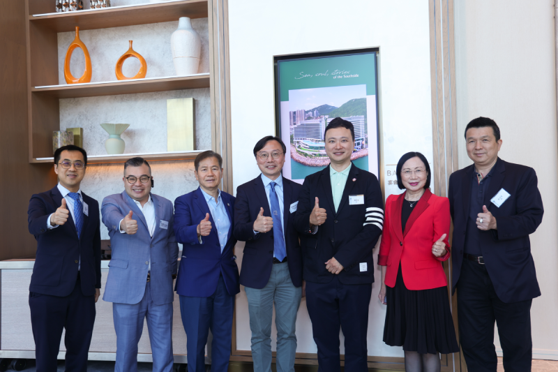 HKBU scholar shares AI insights with Wanchai and Central & Western District Industries and Commerce Association 